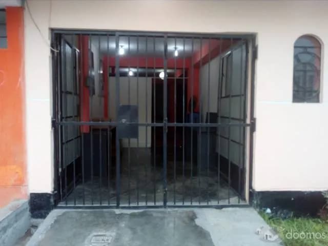 ALQUILO LOCAL COMERCIAL EN AV LAS PALMERAS CDRA 48 — foto 4