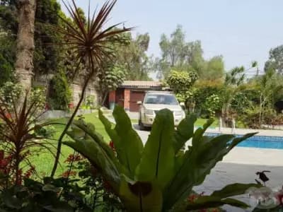VENDO HERMOSA CASA IDEAL PARA VIVIR Y HACER  NEGOCIO!!