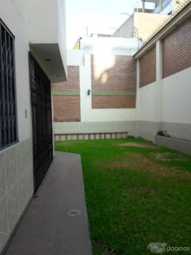 HERMOSA CASA EN LA MOLINA — foto 2