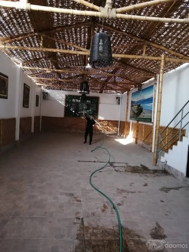 VENDO CASA, ESTÁ IMPLEMENTADO COMO RESTAURANTE — foto 2
