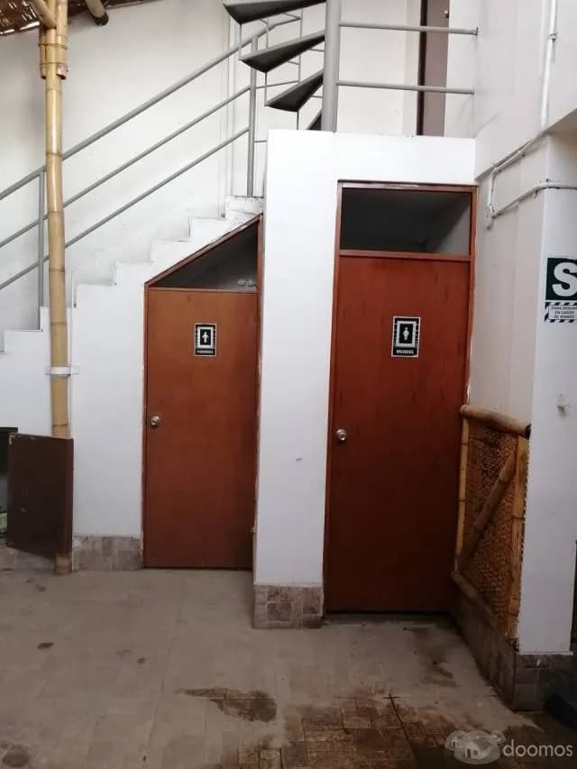 VENDO CASA, ESTÁ IMPLEMENTADO COMO RESTAURANTE — foto 3