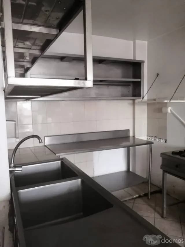VENDO CASA, ESTÁ IMPLEMENTADO COMO RESTAURANTE — foto 5