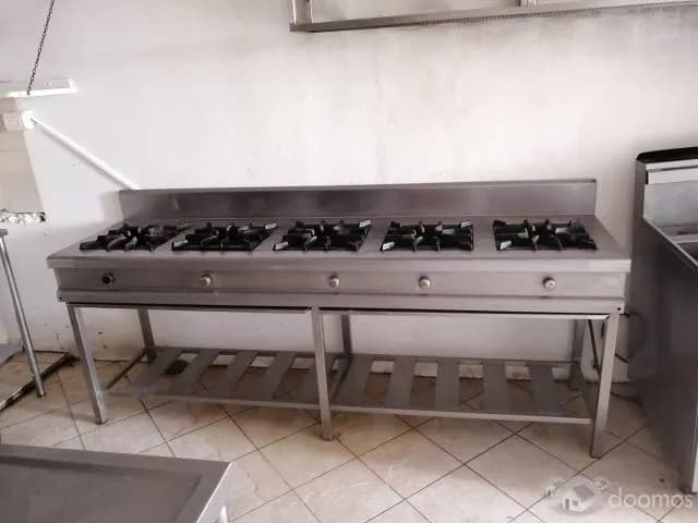 VENDO CASA, ESTÁ IMPLEMENTADO COMO RESTAURANTE — foto 7