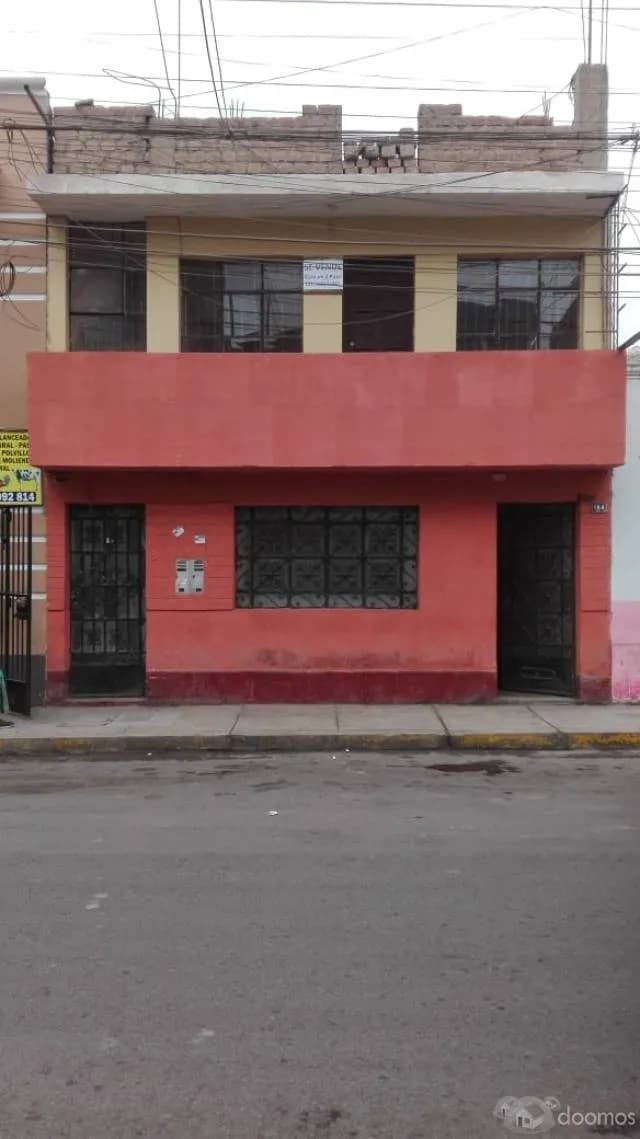 Venta de Casa de 2 pisos en Calle Grau - Huaral - 117m2 — foto 1