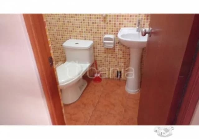 ALQUILO LINDA CASA EN PRIMER PISO CON COCHERA — foto 2