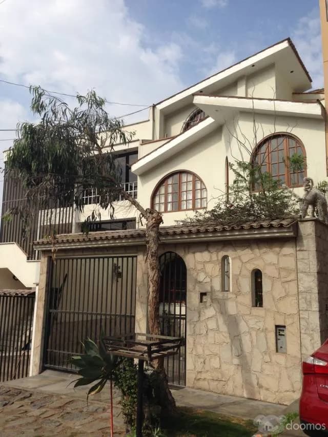 VENDO LINDA CASA EN LA MOLINA — foto 1