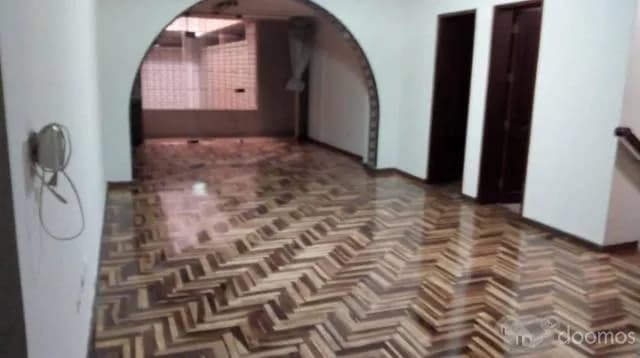 CASA CON AMPLIO AMBIENTES Y ALMACENES ( PARA NEGOCIO) — foto 3
