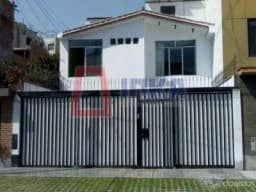 BONITA CASA EN EXCELENTE UBICACIÓN EN URBANIZACIÓN SANTA FELICIA, LA MOLINA