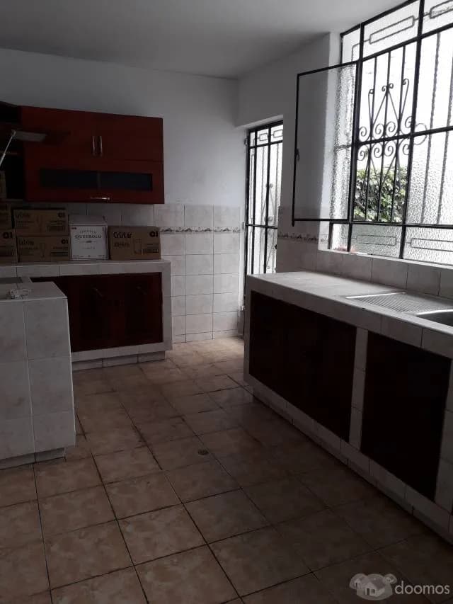 alquilo casa de dos pisos los olivos casa completa — foto 8
