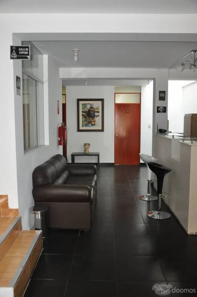 REMATO HOSTAL EN FUNCIONAMIENTO COMPLETAMENTE AMOBLADO — foto 4