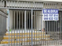 Se alquila local comercial. Santiago de Surco. Altura cruce de La Merced con Ramon Castilla