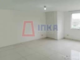 DEPARTAMENTO TRIPLEX EN BUENA UBICACIÓN IDEAL PARA INVERSIÓN