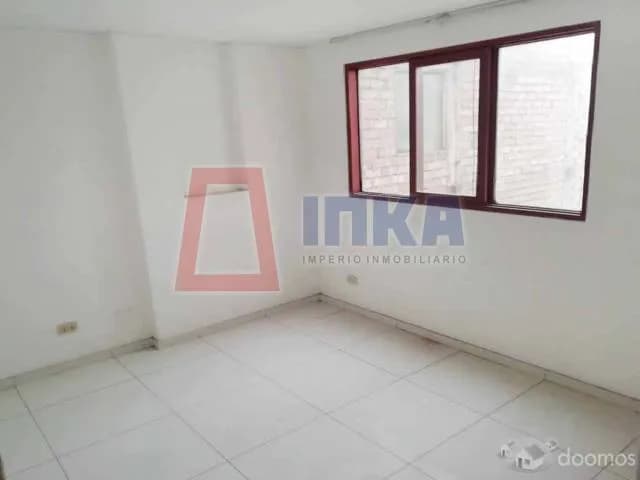 DEPARTAMENTO TRIPLEX EN BUENA UBICACIÓN IDEAL PARA INVERSIÓN — foto 8
