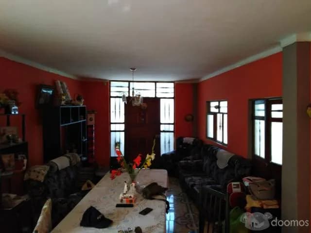 CASA DE ESQUINA CERCA A ZONA COMERCIAL  BOLOGNESI — foto 3