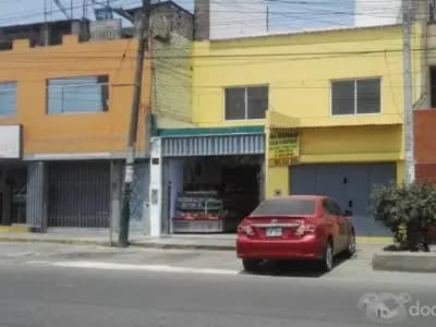ALQUILO LOCAL COMERCIAL en AV LA MOLINA 721 (75m2 +130+130)