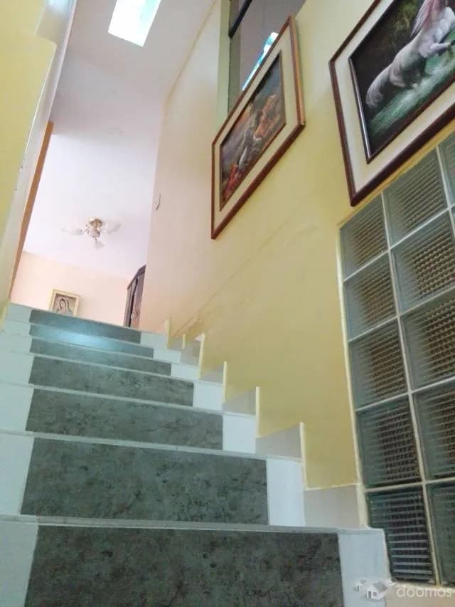 Venta de 2do, 3er piso y sus aires - Urb. 3 de Octubre (Satelite) — foto 7
