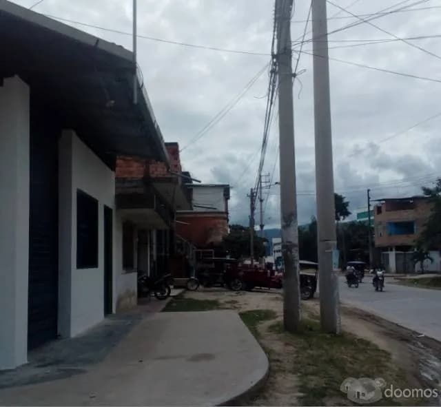 SE VENDE INMUEBLE COMERCIAL EN MOYOBAMBA / JR. 20 DE ABRIL — foto 2