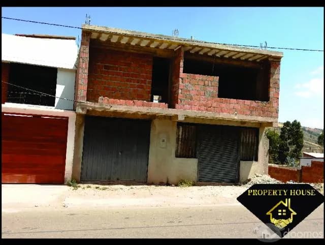 CASA EN VENTA DE 2 PISOS EN APV. TICAPATA — foto 1