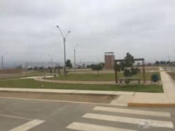 LINDO TERRENO FRENTE A PARQUE