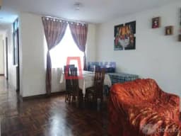 CASA EN VENTA COMO TERRENO EN URBANIZACIÓN MARANGA.