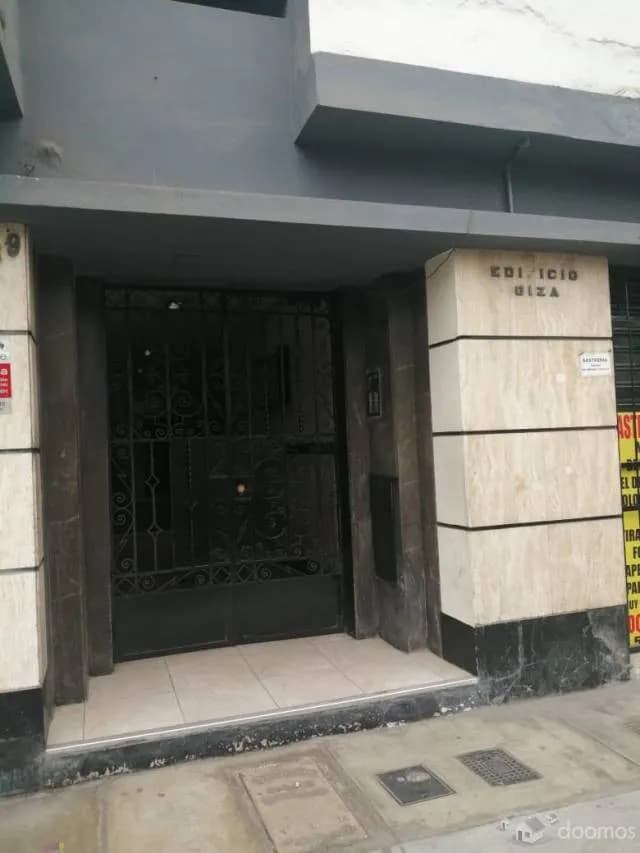 DEPARTAMENTO EN AVENIDA COMERCIAL PARA REMODELACION — foto 4
