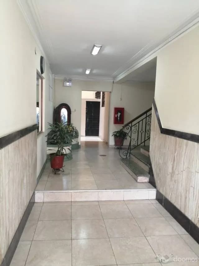 DEPARTAMENTO EN AVENIDA COMERCIAL PARA REMODELACION — foto 5