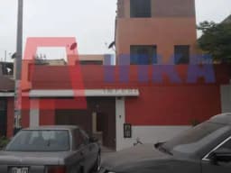 LINDA CASA ESTA UBICADA EN EXCELENTE ZONA DE CHORRILLOS