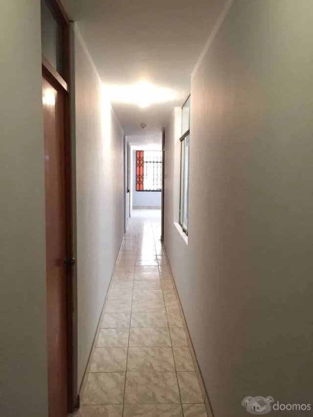 Casa de 2 pisos a 3 cuadras de la Av. Alisos. — foto 7