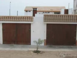 Ocasión se vende Casa de Playa en Punta Negra 2 pisos independientes con 2 cocheras.