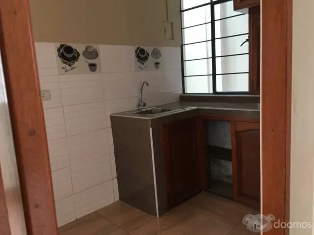 SE VENDE CASA EN LOS OLIVOS — foto 2