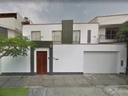 EXCELENTE CASA EN SURCO OCASIÓN 313 M2- $ 520 MIL DOLARES TRATO DIRECTO