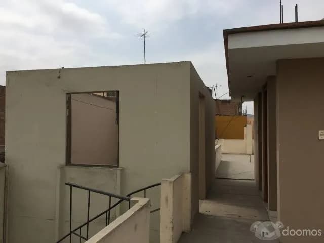 SE VENDE CASA DE 2 PISOS EN LOS OLIVOS — foto 8