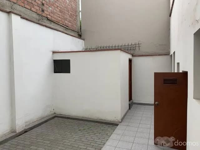 CASA FRENTE A PARQUE — foto 6