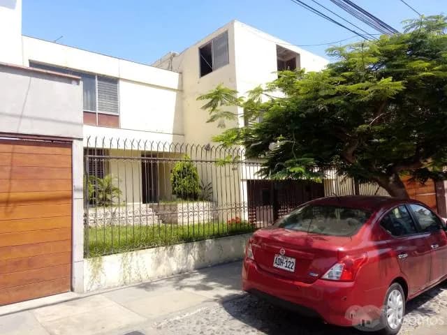VENDO CASA COMO TERRENO EN SALVADOR DALÍ – SAN BORJA — foto 3