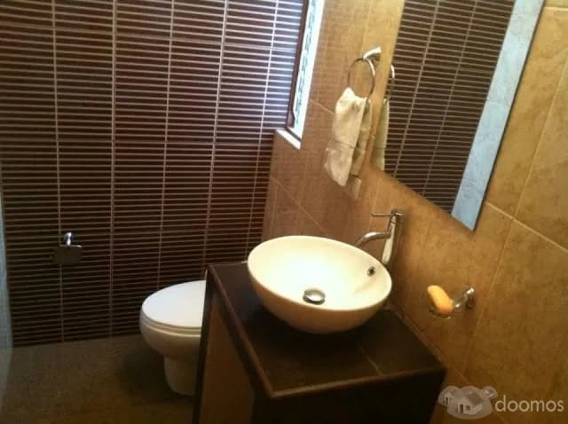 VENDO HERMOSO FLAT EN CHACARILLAS ,TAMBO DE MONTERRICO — foto 2