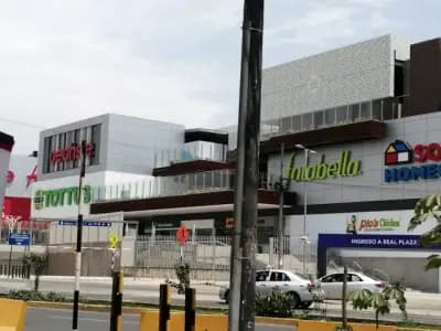 Casa en zona Comercial de Ate