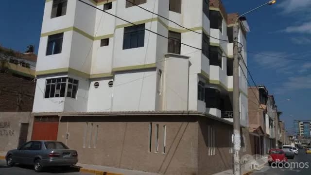 ALQUILO CASA DOS PISOS EXCELENTE UBICACIÓN — foto 3