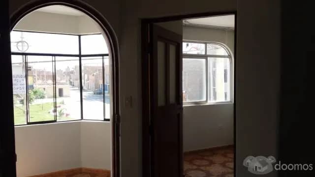 ALQUILO CASA DOS PISOS EXCELENTE UBICACIÓN — foto 4