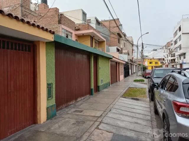 CASA EN VENTA FRENTE A PARQUE. GRAN OPORTUNIDAD! — foto 4