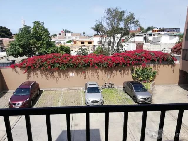 ALQUILO AMPLIO DPTO. — foto 3