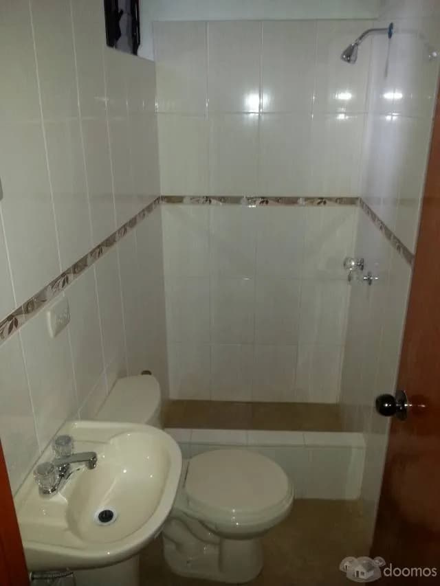 SE ALQUILA DUPLEX UBICADO A ESPALDAS DEL QUINDE — foto 4