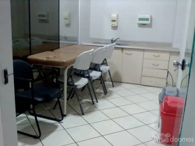 ALQUILO CONSULTORIOS CON Y SIN EQUIPAR — foto 2