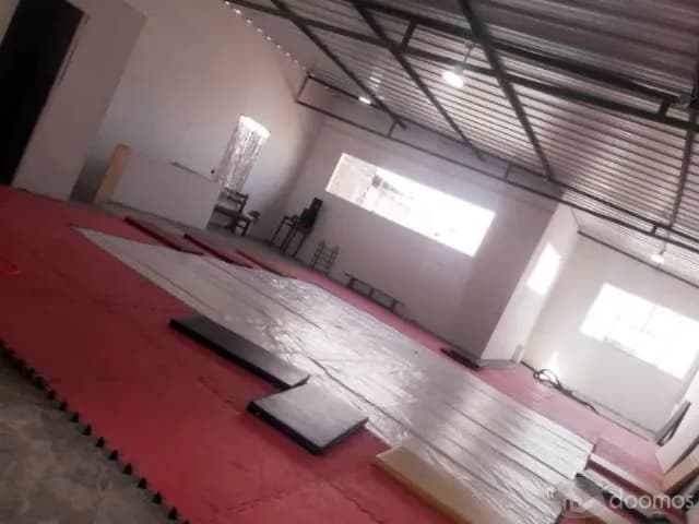 SE ALQUILA LOCAL COMERCIAL — foto 2