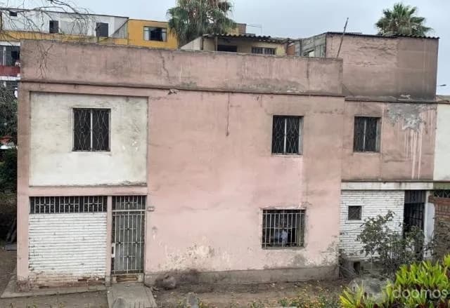 CASA DE TRES PISOS EN LA VICTORIA — foto 2