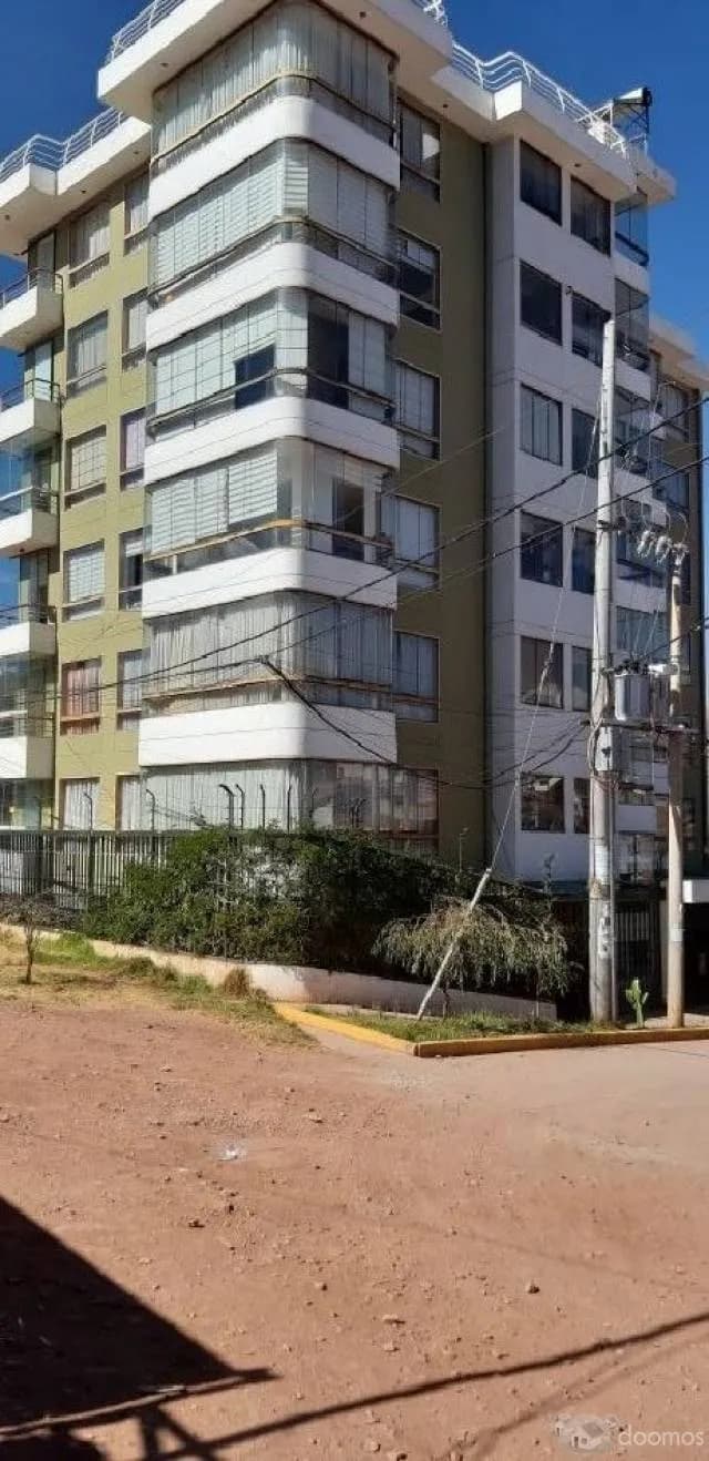 EN VENTA DEPARTAMENTO EN URB. VERSALLES — foto 1
