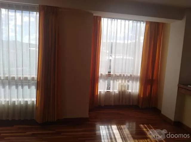 EN VENTA DEPARTAMENTO EN URB. VERSALLES — foto 3