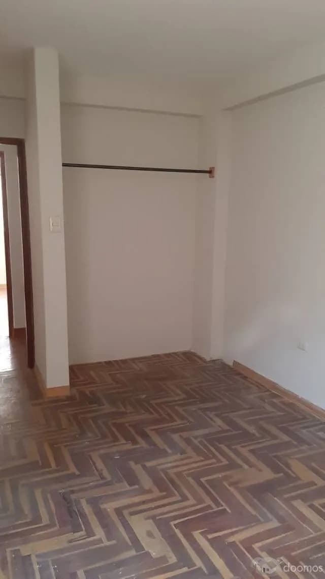 EN VENTA DEPARTAMENTO EN ESQUINA EN URB. HUANCARO — foto 8