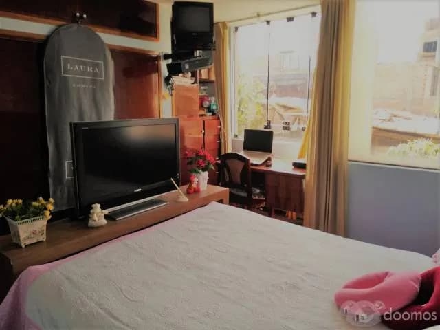 CASA CON LOCALES COMERCIALES — foto 3