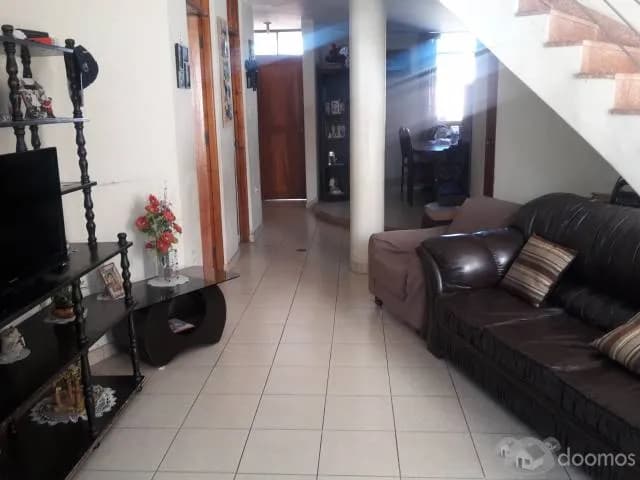 Venta de Casa Céntrica a espaldas del Mercado Central de la ciudad de Tacna — foto 2