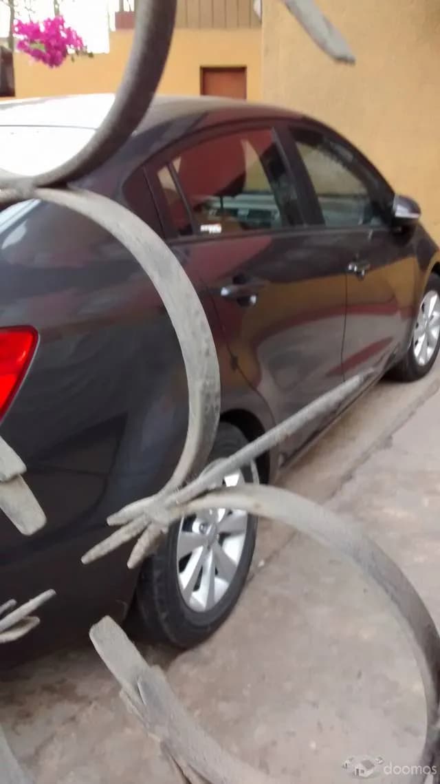 ALQUILO COCHERA INDEPENDIENTE- CONTROL REMOTO - SAN ISIDRO - 250 SOLES — foto 3